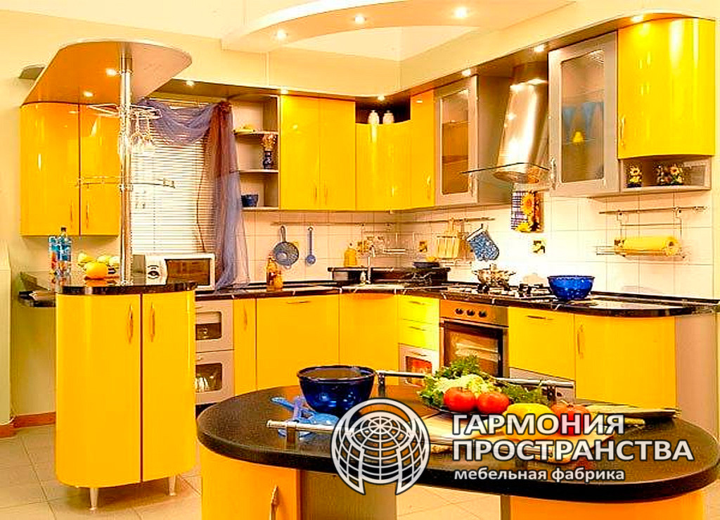 Кухня сочно-желтого цвета